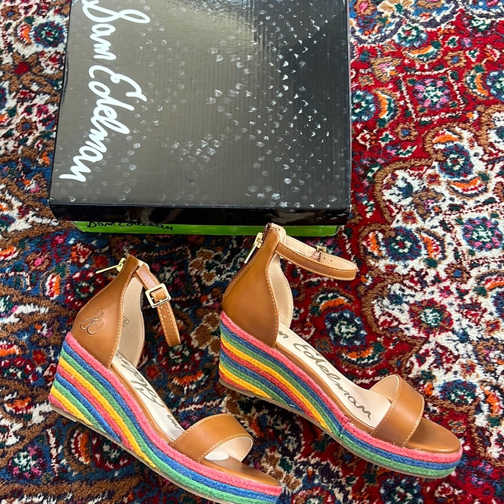NEW Beautiful heeled rainbow sandals